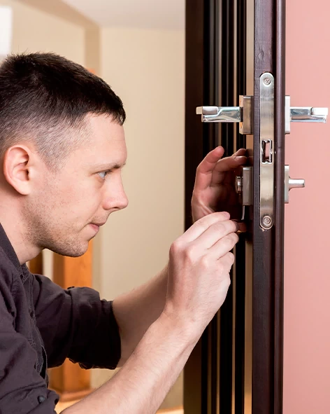 : Professional Locksmith For Commercial And Residential Locksmith Services in Rosedale, CA