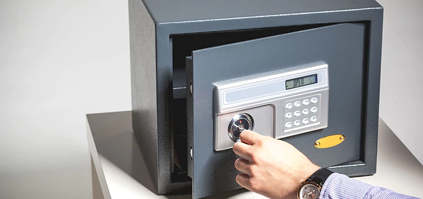 Jewelry Safe Unlocking Service in Rosedale, California